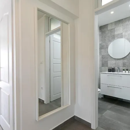 Center With Private Garden And Bbq Apartment Porec