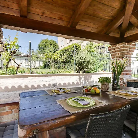 Apartment Center With Private Garden And Bbq Porec