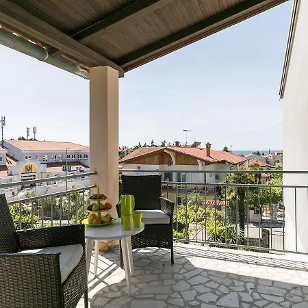 Center With Private Garden And Bbq Apartment Porec