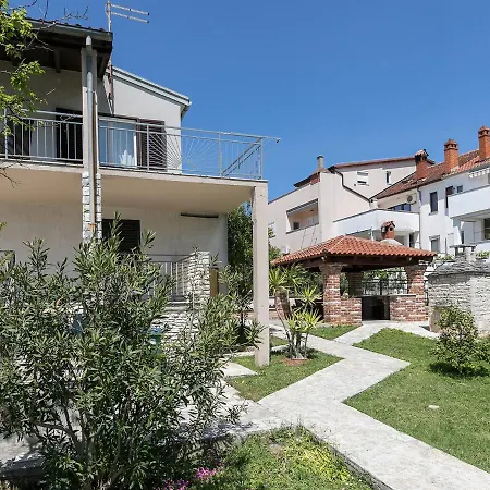 Center With Private Garden And Bbq Apartment Porec