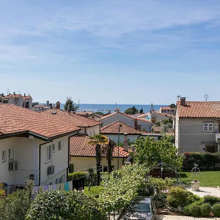 Apartment Center With Private Garden And Bbq